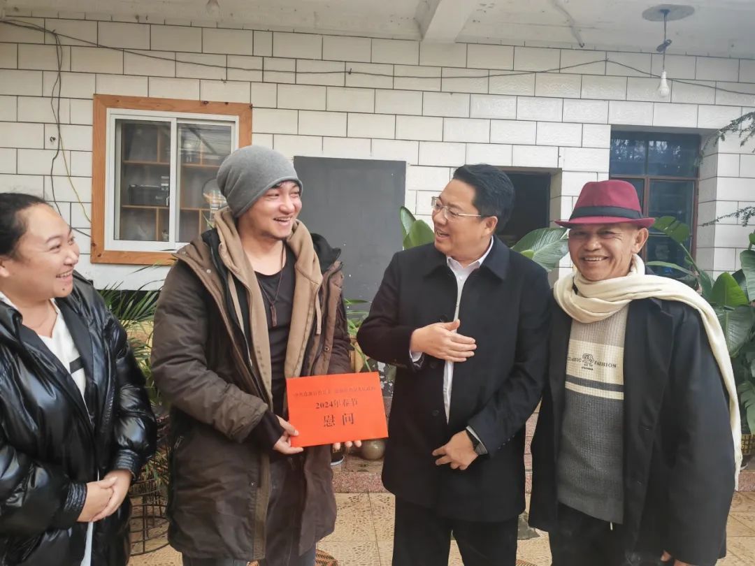 唐兴平在开展春节慰问和调研时强调：维护好边境安宁 加快经济社会发展 让全县各族人民群众过上更加幸福安康的生活