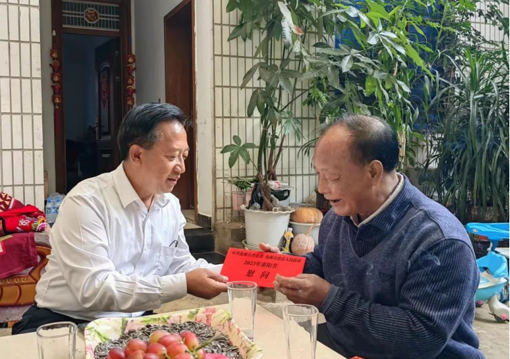 李繁荣走访慰问部分老党员老干部老教师